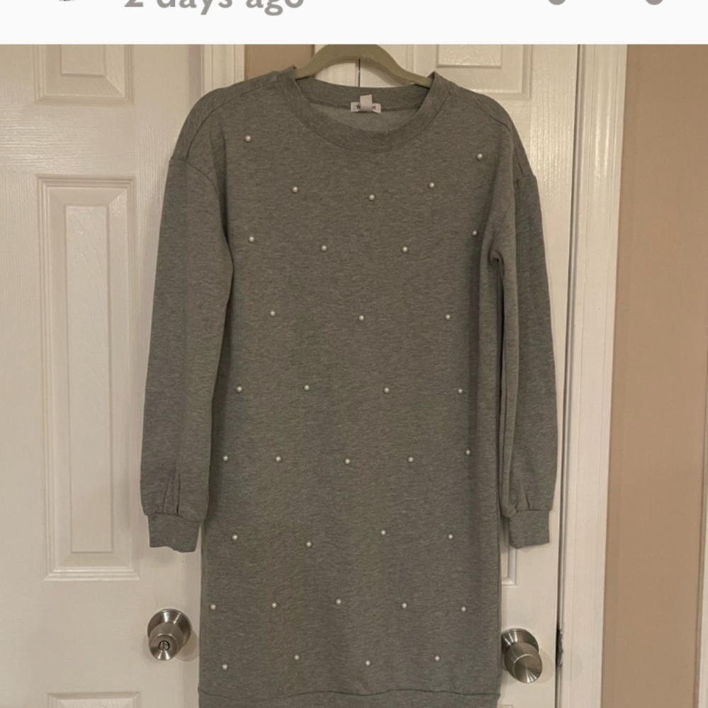 Final $8 Westport "Oversized Pull-on Knit Dress With Pearl Accent" Sz. XS Gray